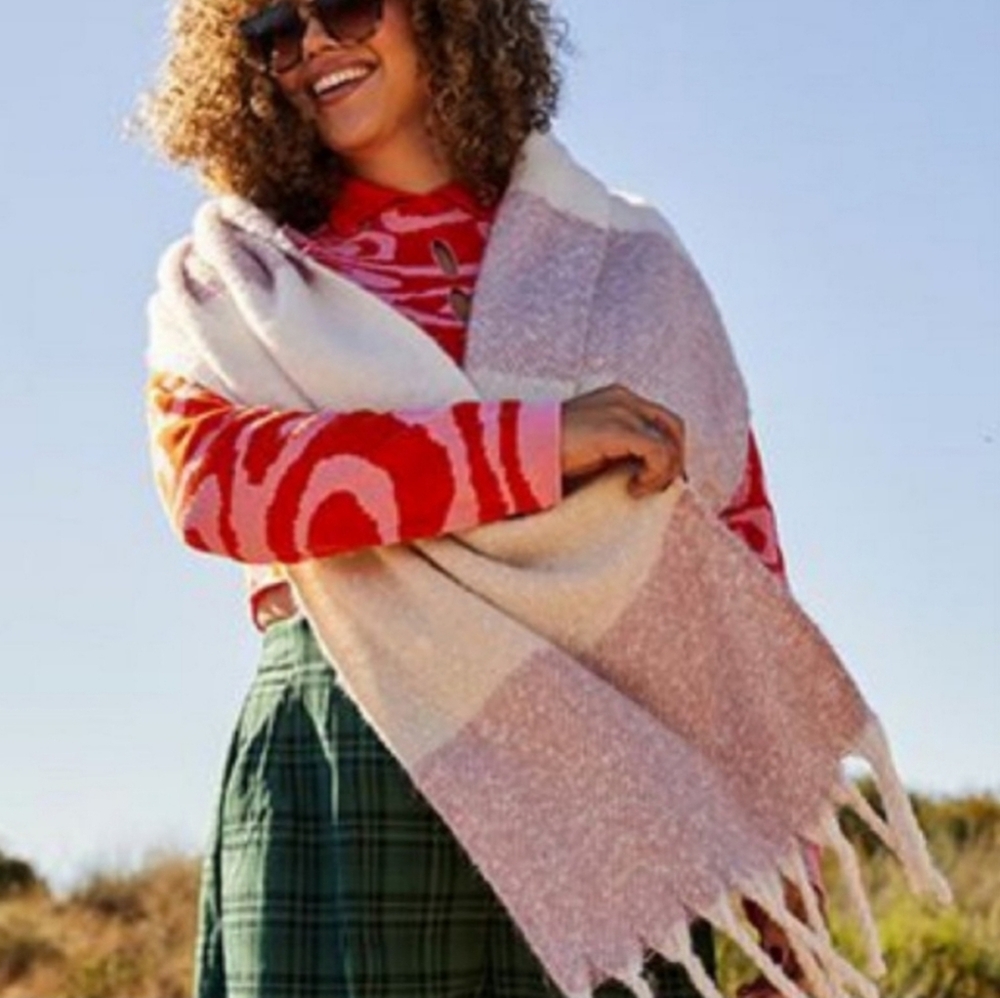 SALE Gentle Fawn Oversized Huntington Cozy Scarf Pink White Fringe FabFitFun NWT